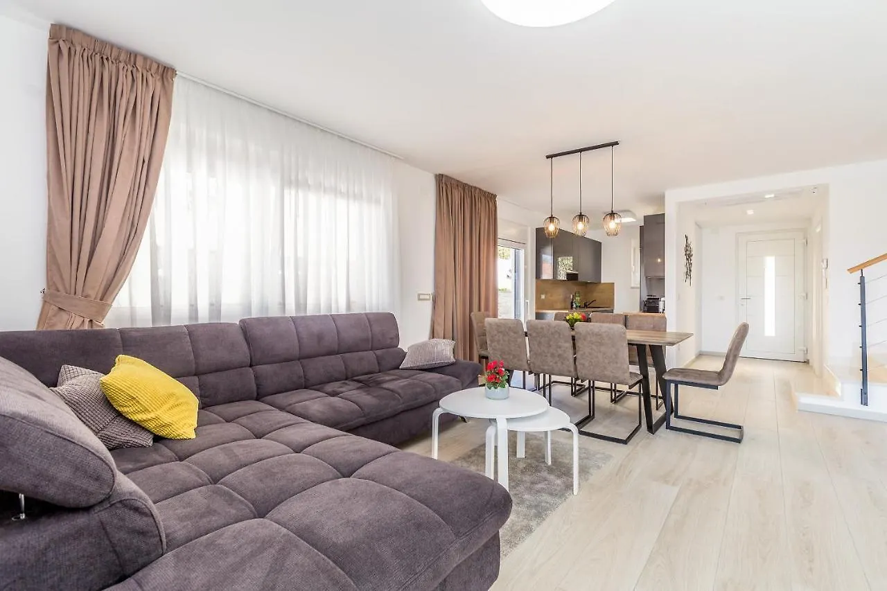 Villa Insula Aurea No.1 Linardici Croatia