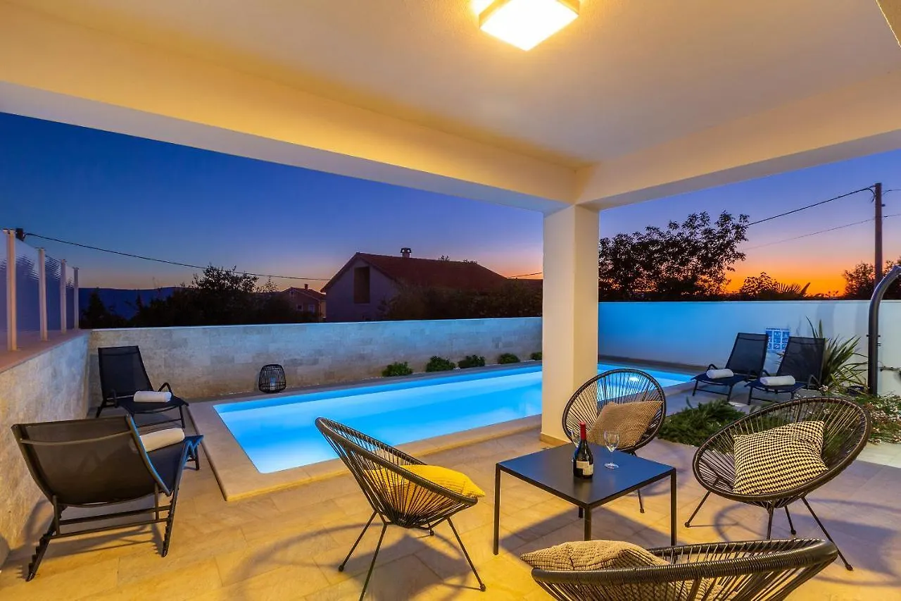 Villa Insula Aurea No.1 Linardici 0*,  Croatia